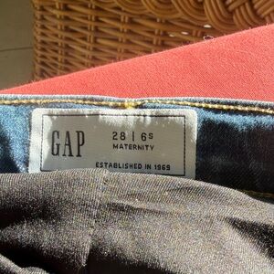 Gap Maternity Jeans – Size 6S